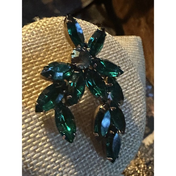 VTG JULIANA EMERALD GREEN MARQUISE RHINSTONE/ AB ROUND CENTER STONE BROOCH 2” - Picture 4 of 7